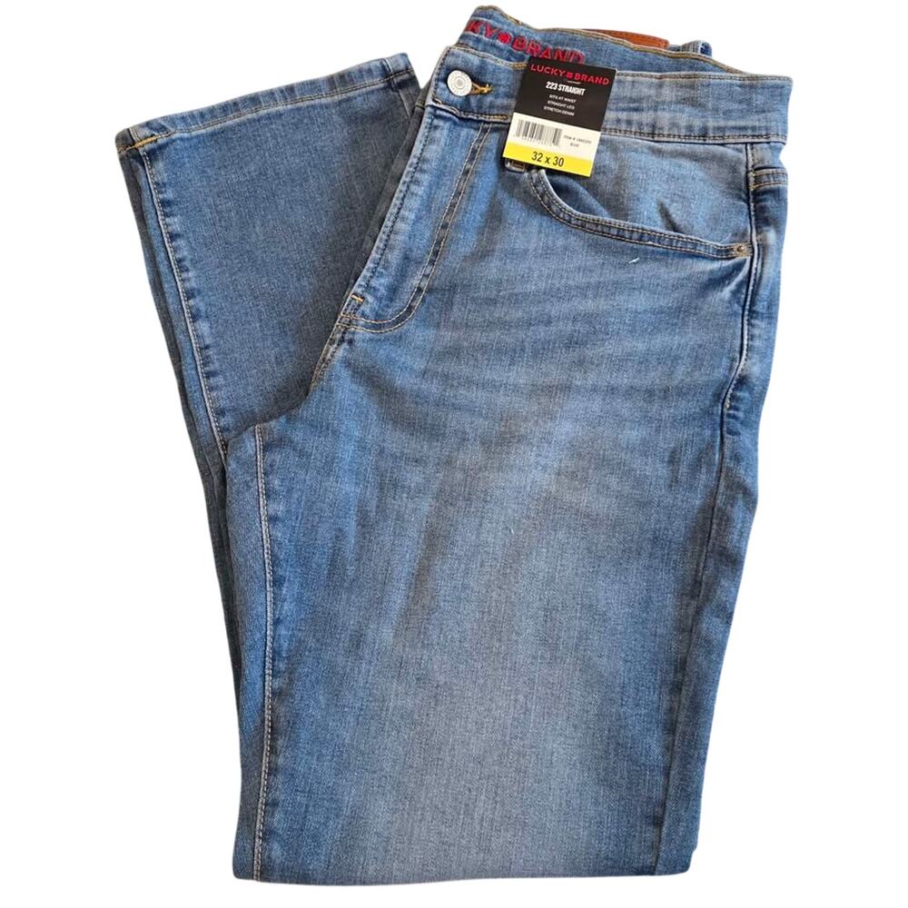 NWT Lucky Brand 223 Straight Jeans - Size 32 x 30